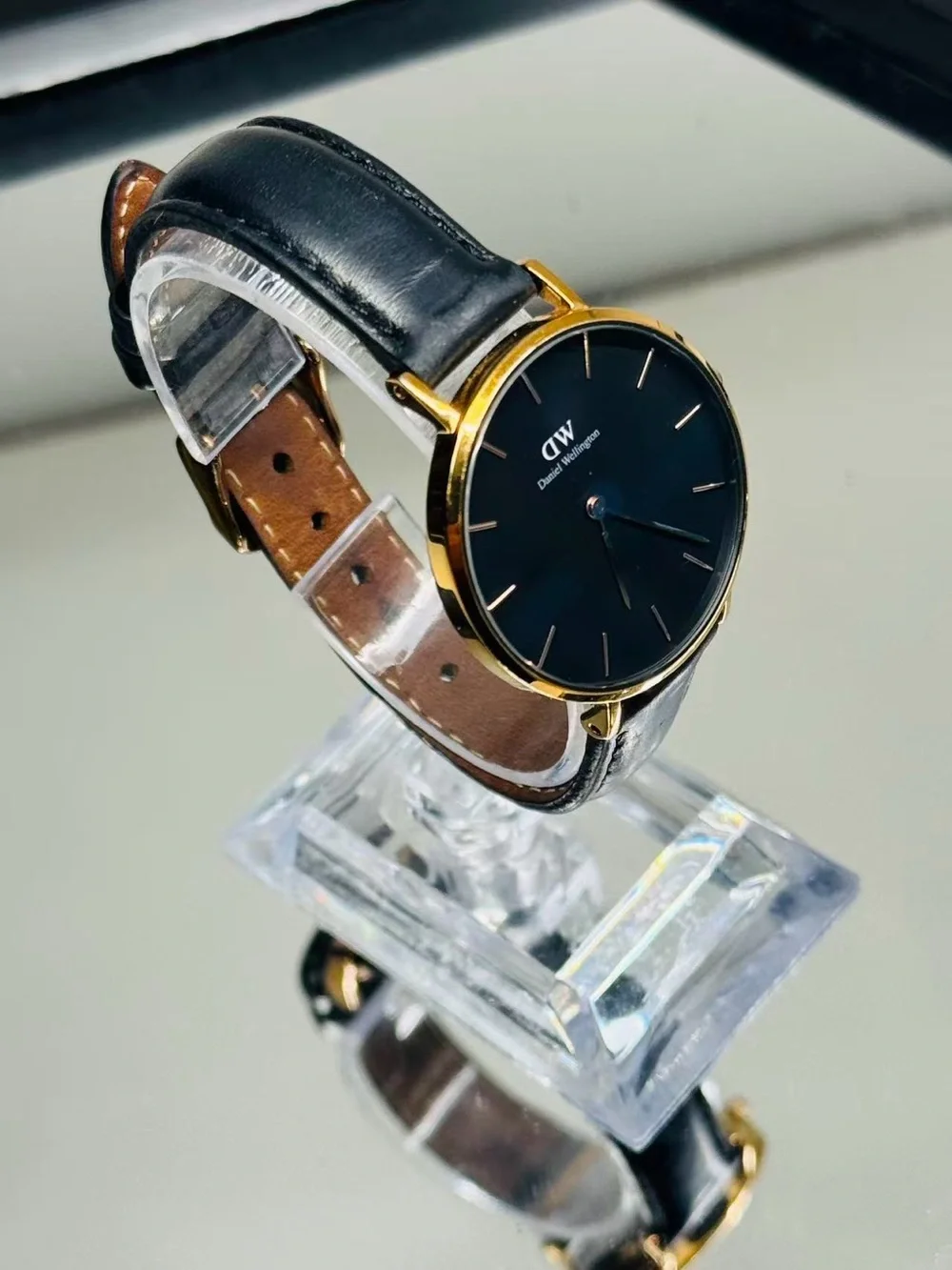 Daniel Wellington DW Men’s Watch Black Dial Gold Tone 32mm New Battery Runs